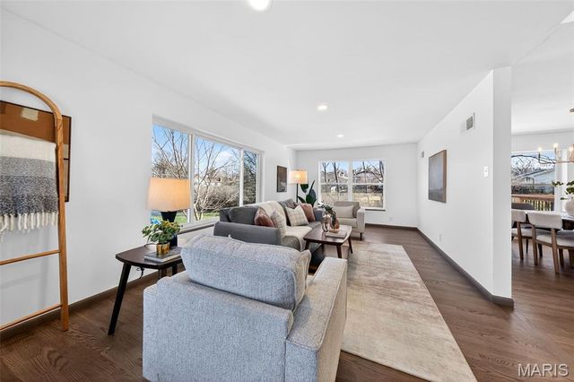 14 Fairwinds Court, St Louis, MO 63132