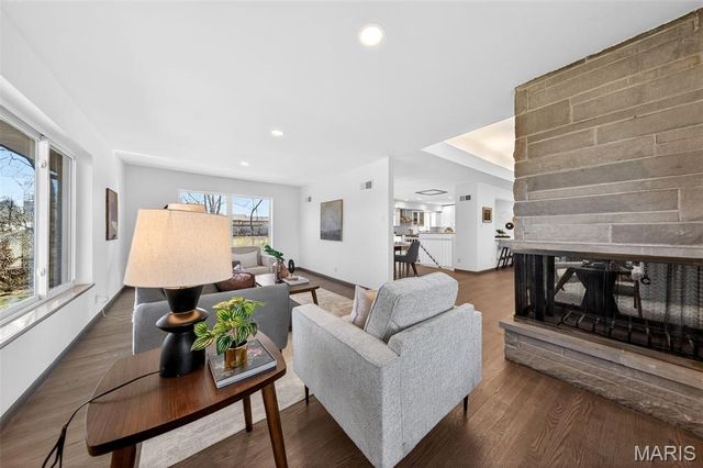 14 Fairwinds Court, St Louis, MO 63132