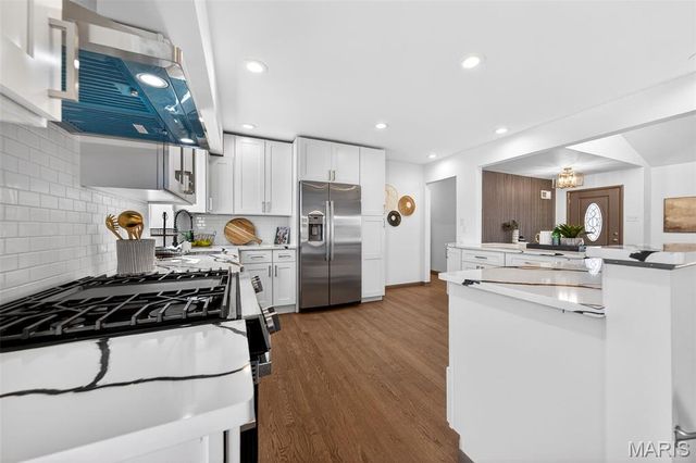 14 Fairwinds Court, St Louis, MO 63132