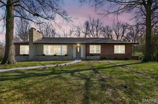 14 Fairwinds Court, St Louis, MO 63132