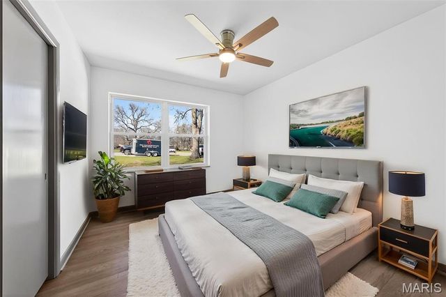 14 Fairwinds Court, St Louis, MO 63132