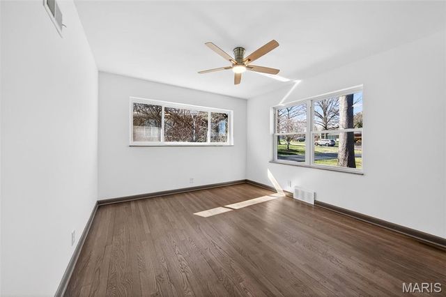 14 Fairwinds Court, St Louis, MO 63132