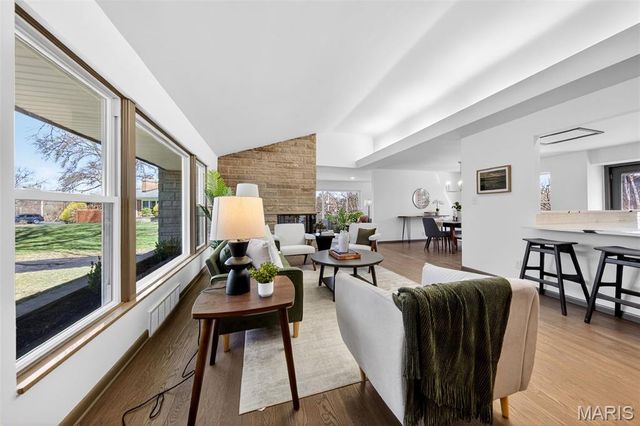 14 Fairwinds Court, St Louis, MO 63132