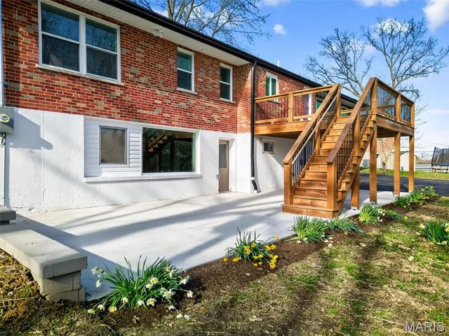 14 Fairwinds Court, St Louis, MO 63132