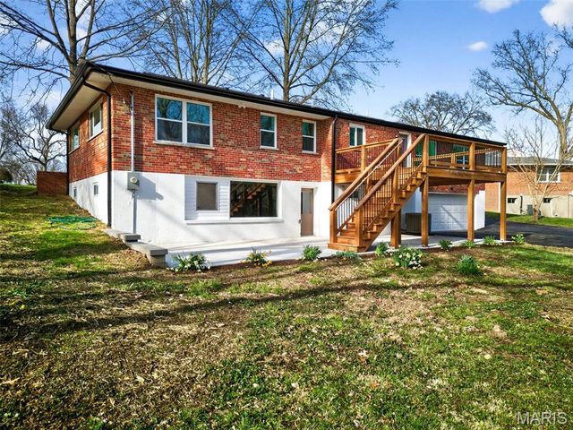 14 Fairwinds Court, St Louis, MO 63132