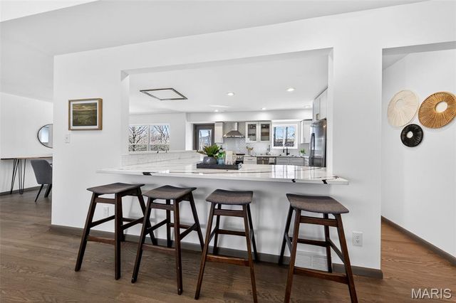 14 Fairwinds Court, St Louis, MO 63132