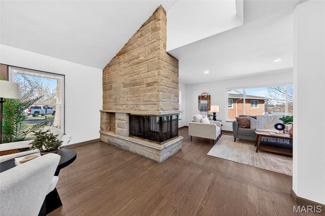 14 Fairwinds Court, St Louis, MO 63132