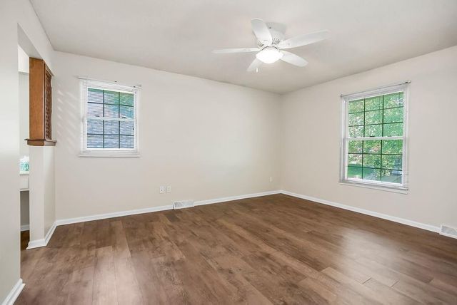 1604 SW 18th Street Court, Blue Springs, MO 64015