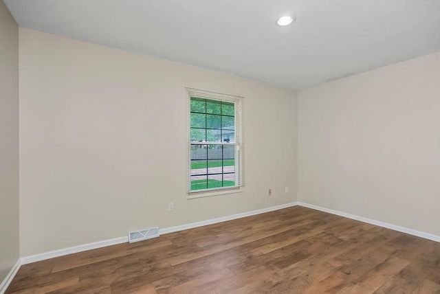 1604 SW 18th Street Court, Blue Springs, MO 64015