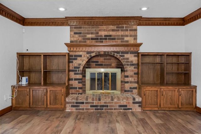 1604 SW 18th Street Court, Blue Springs, MO 64015