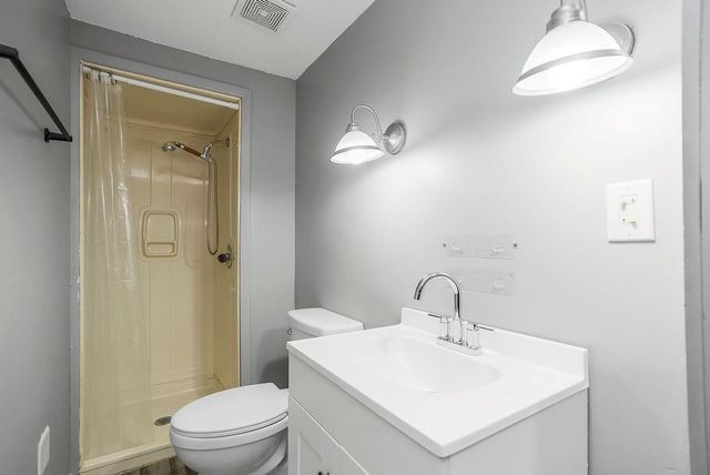 1604 SW 18th Street Court, Blue Springs, MO 64015