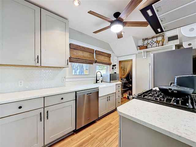 701 14TH STREET N, St Petersburg, FL 33705