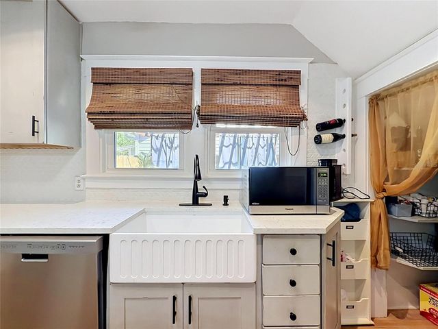 701 14TH STREET N, St Petersburg, FL 33705