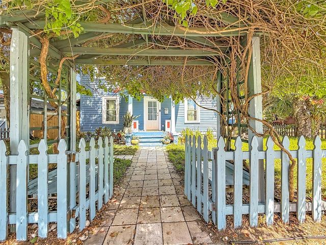 701 14TH STREET N, St Petersburg, FL 33705