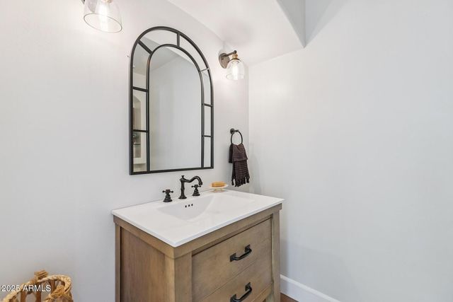 5556 E Sandra Terrace, Scottsdale, AZ 85254