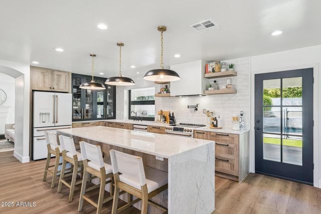 5556 E Sandra Terrace, Scottsdale, AZ 85254