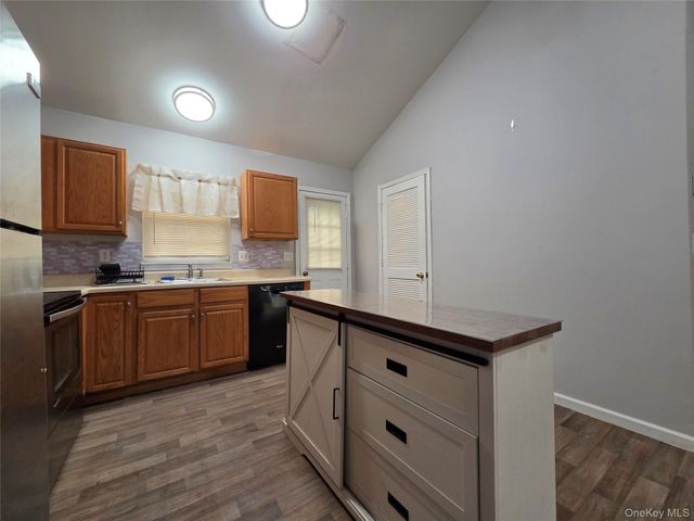 706 Tower Avenue B, Maybrook, NY 12543