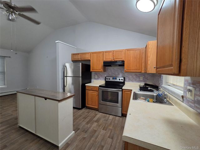 706 Tower Avenue B, Maybrook, NY 12543