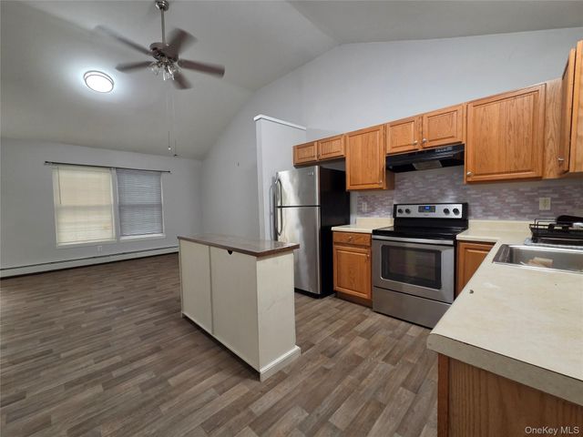 706 Tower Avenue B, Maybrook, NY 12543
