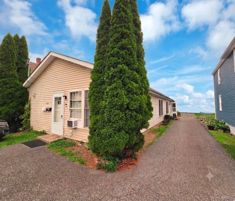 706 Tower Avenue B, Maybrook, NY 12543