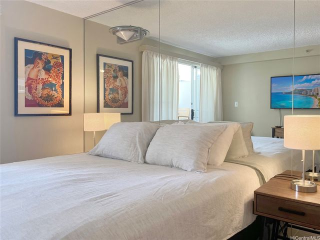2450 Prince Edward Street 905A, Honolulu, HI 96825