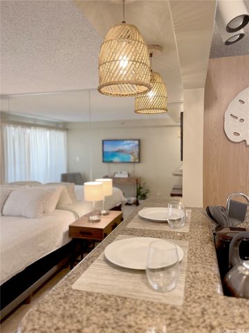 2450 Prince Edward Street 905A, Honolulu, HI 96825