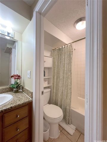 2450 Prince Edward Street 905A, Honolulu, HI 96825