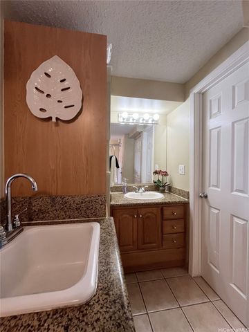 2450 Prince Edward Street 905A, Honolulu, HI 96825