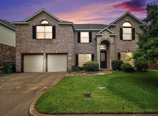2320 Bay Lakes Court, Arlington, TX 76016