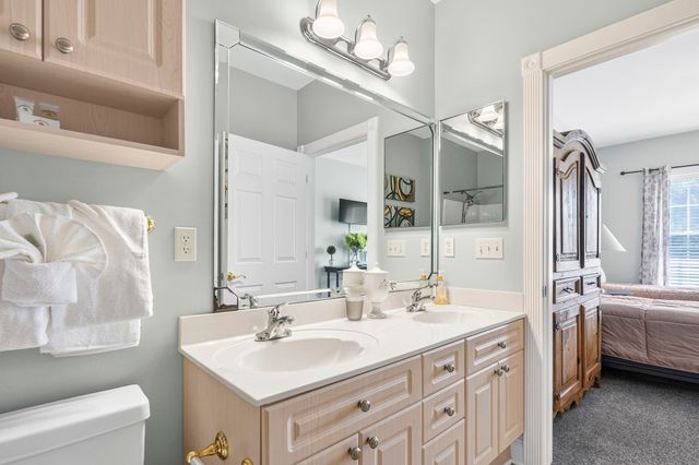 4890 Luster Leaf Cir Apt 203, Myrtle Beach, SC 29577