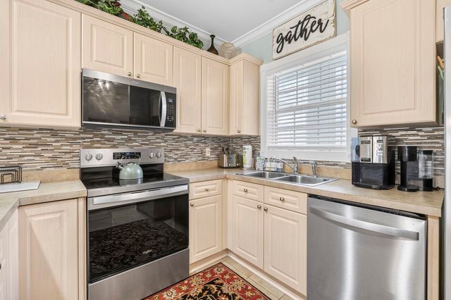 4890 Luster Leaf Cir Apt 203, Myrtle Beach, SC 29577