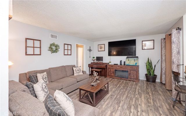 6984 Bradford, Highland, CA 92346