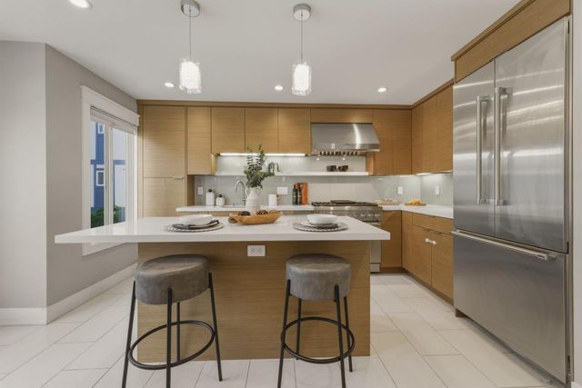 33 Park Road 5, Burlingame, CA 94010