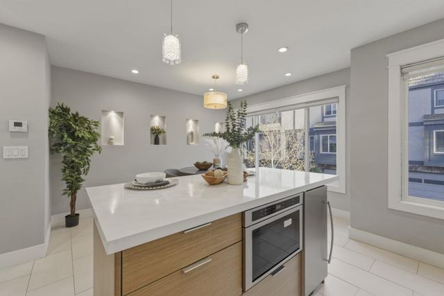 33 Park Road 5, Burlingame, CA 94010