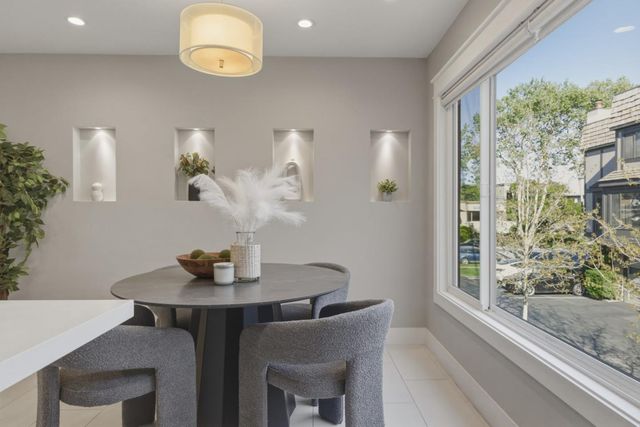 33 Park Road 5, Burlingame, CA 94010