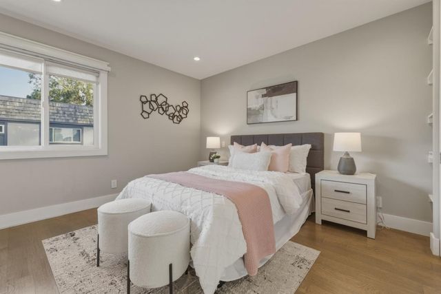 33 Park Road 5, Burlingame, CA 94010