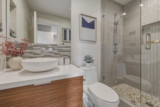 33 Park Road 5, Burlingame, CA 94010