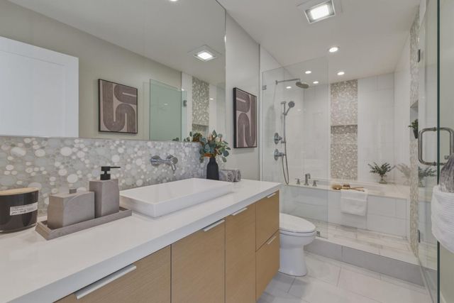 33 Park Road 5, Burlingame, CA 94010