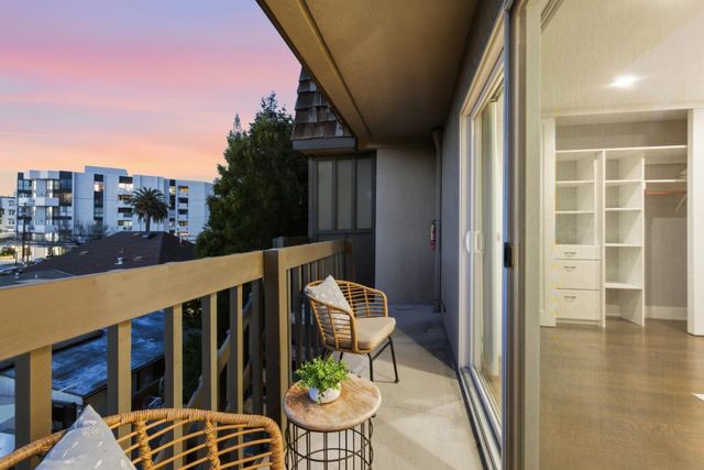 33 Park Road 5, Burlingame, CA 94010