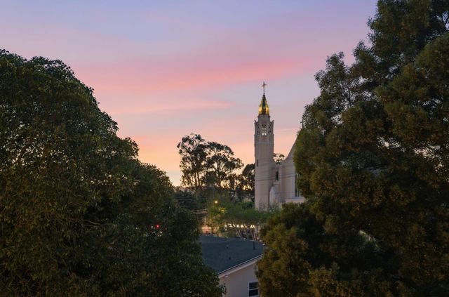 33 Park Road 5, Burlingame, CA 94010