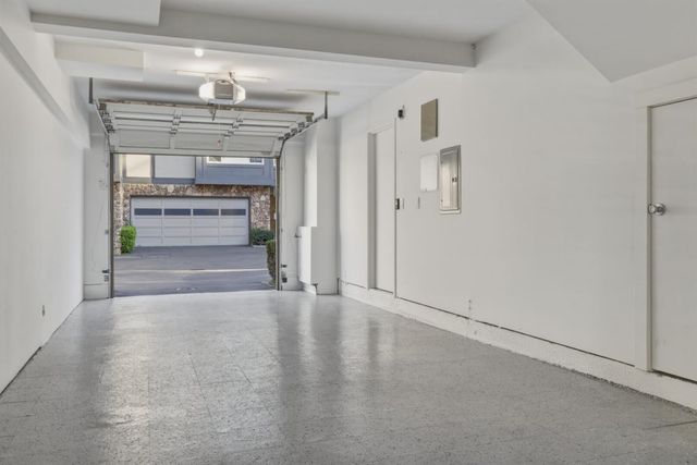 33 Park Road 5, Burlingame, CA 94010