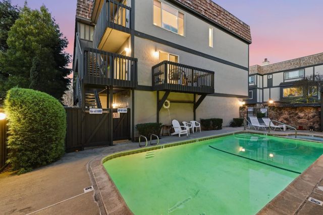 33 Park Road 5, Burlingame, CA 94010