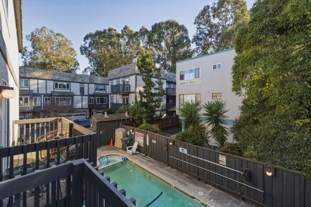 33 Park Road 5, Burlingame, CA 94010