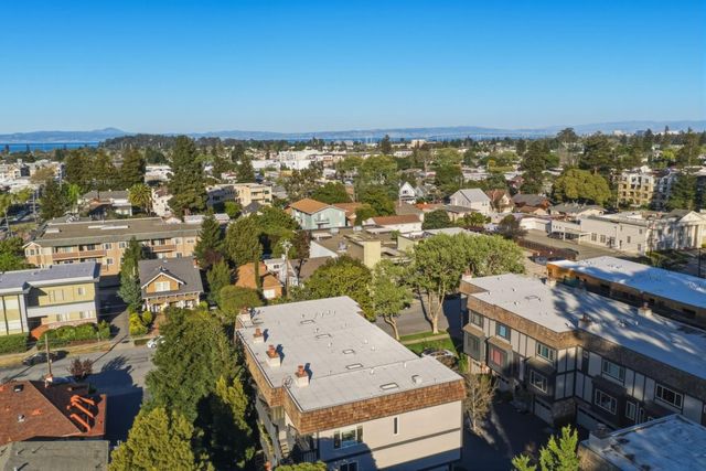 33 Park Road 5, Burlingame, CA 94010