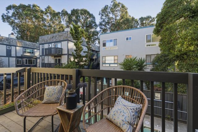 33 Park Road 5, Burlingame, CA 94010