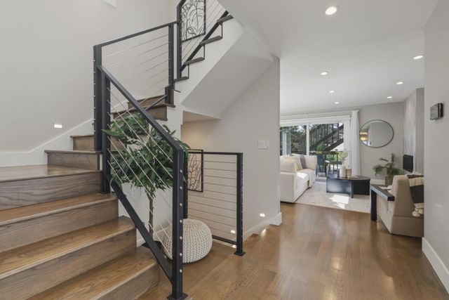 33 Park Road 5, Burlingame, CA 94010