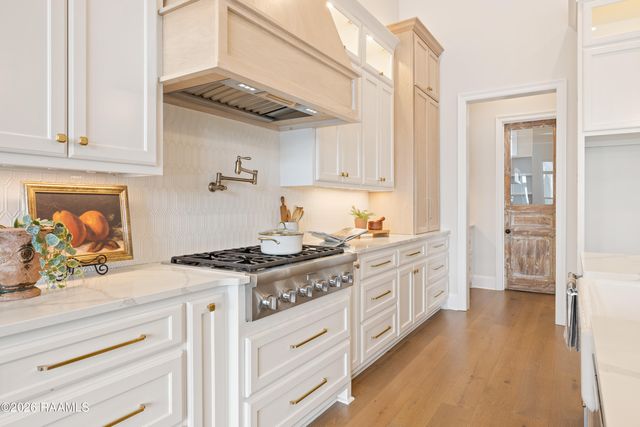 305 Stony Trek Drive, Youngsville, LA 70592