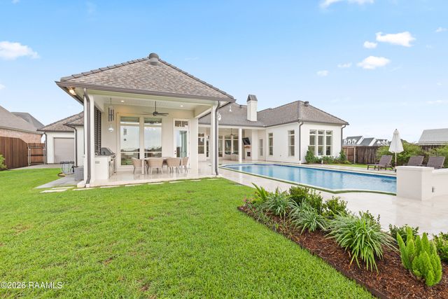 305 Stony Trek Drive, Youngsville, LA 70592