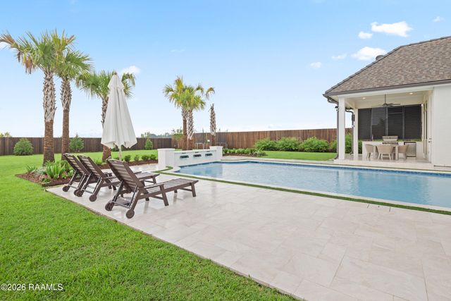 305 Stony Trek Drive, Youngsville, LA 70592