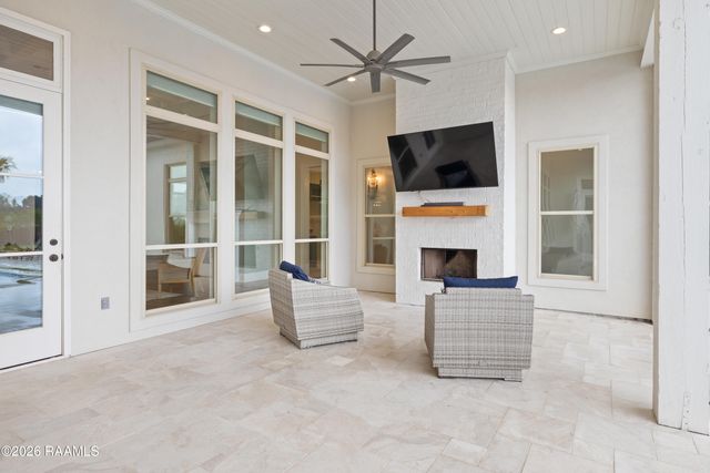 305 Stony Trek Drive, Youngsville, LA 70592